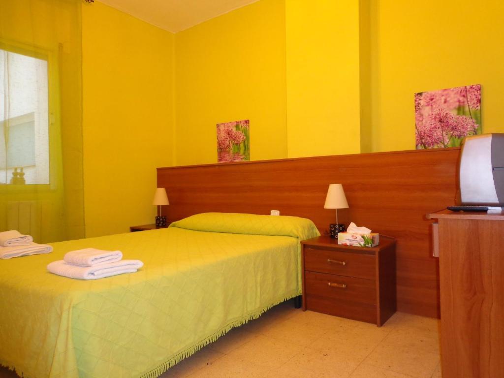 Hotel Pension Mode Lleida Zimmer foto